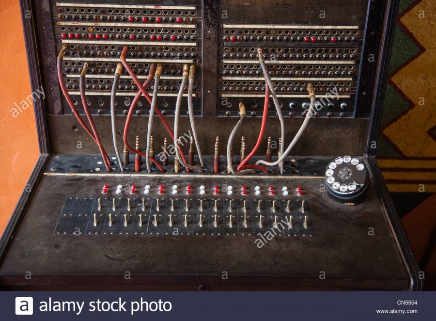  :
 - antique_telephone_switchboard_in_the_lobby_of_the_congress_hotel_tucson_CN5554.jpg
 - : 219,61, : 14