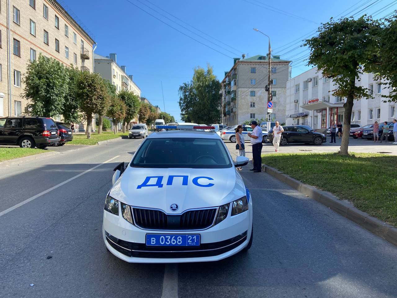 Патрульное авто ГИБДД попало в аварию на улице Энгельса - Чебоксары