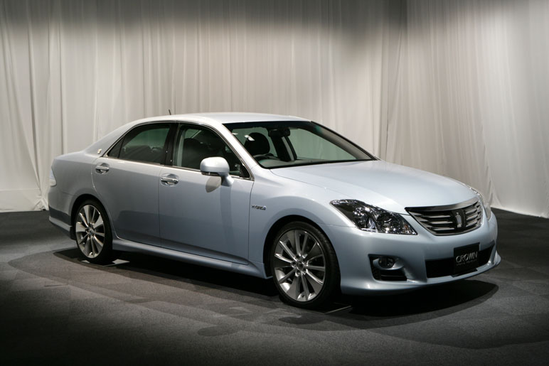 Toyota Crown Hybrid 2007