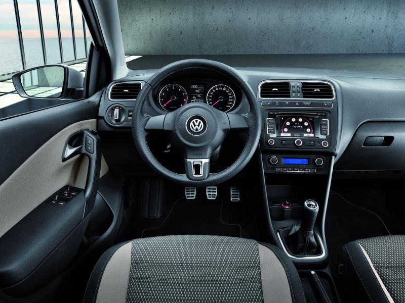  :
 - Volkswagen_Polo_2010_004.jpg
 - : 431,8, : 140